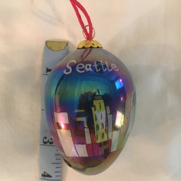 Smith-Western Eglemise Hand Painted Seattle City Scape Christmas Ornament - Picture 9 of 12